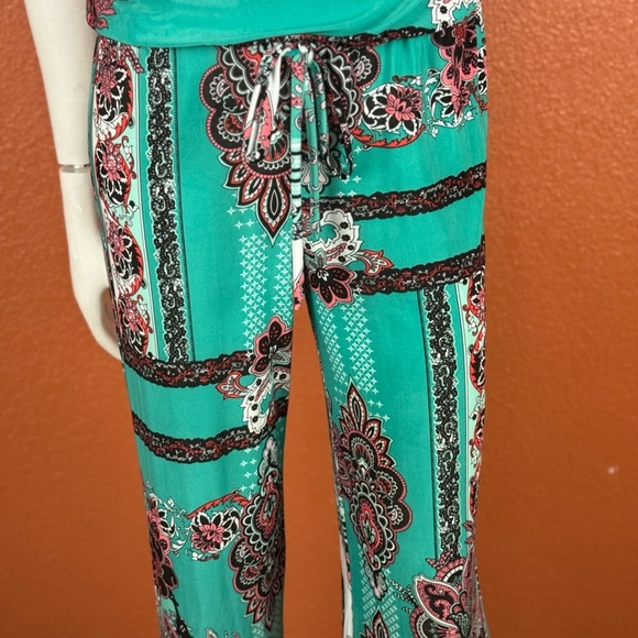 Flirty Pink Women's Paisley Jumpsuit in Teal and Pink Size Small. B32 - Picture 9 of 15